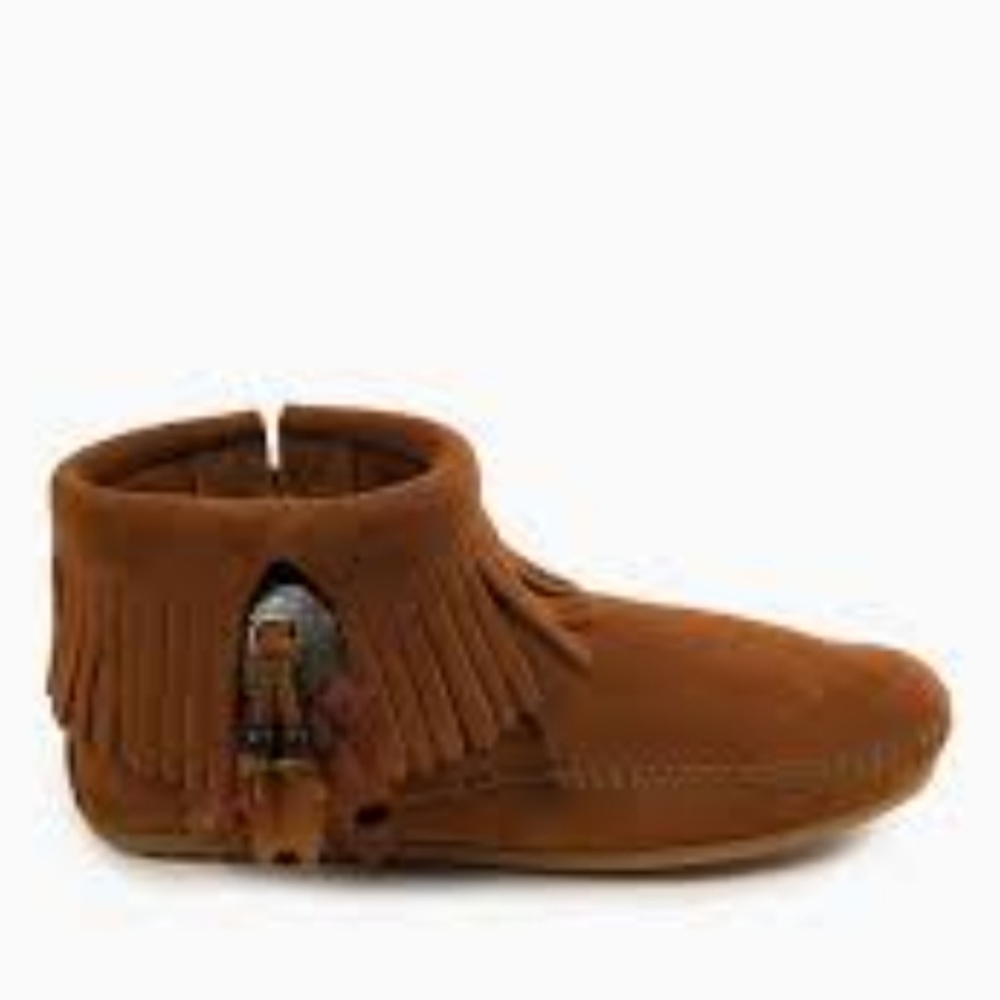 Minnetonka Concho Feather Boots